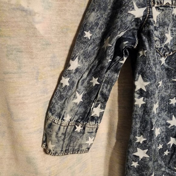 Girls Levis Size small Star Print Button Up Shirt - Picture 4 of 8